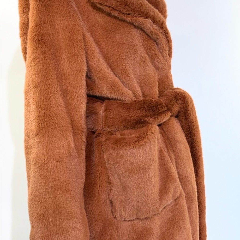 Etophe Studios RUST Faux Fur Lush Coat With Pockets Size: O/S NWOT - Picture 3 of 10